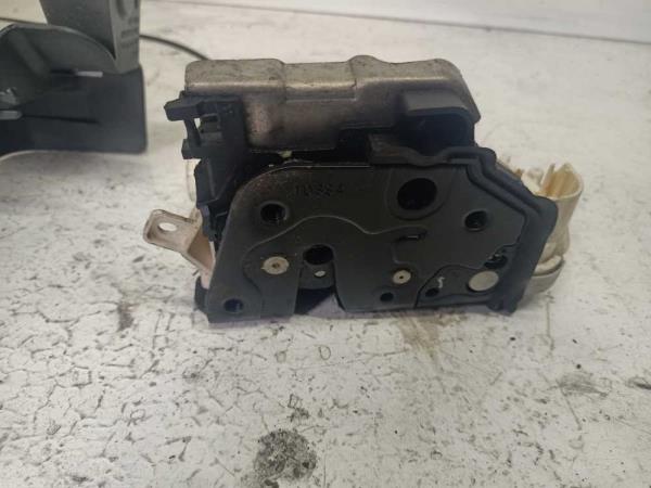 SERRURE DE PORTE AVANT GAUCHE AUDI A3 8V 3-PORTE - Vue 3